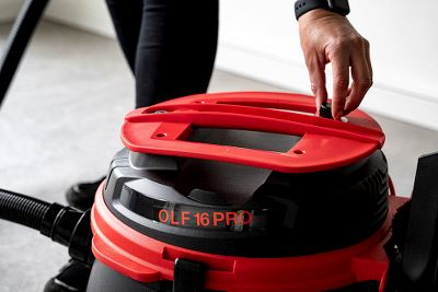 OLF LP 16 Pro vacuum cleaner, red