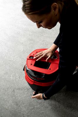 OLF LP 16 Pro vacuum cleaner, red
